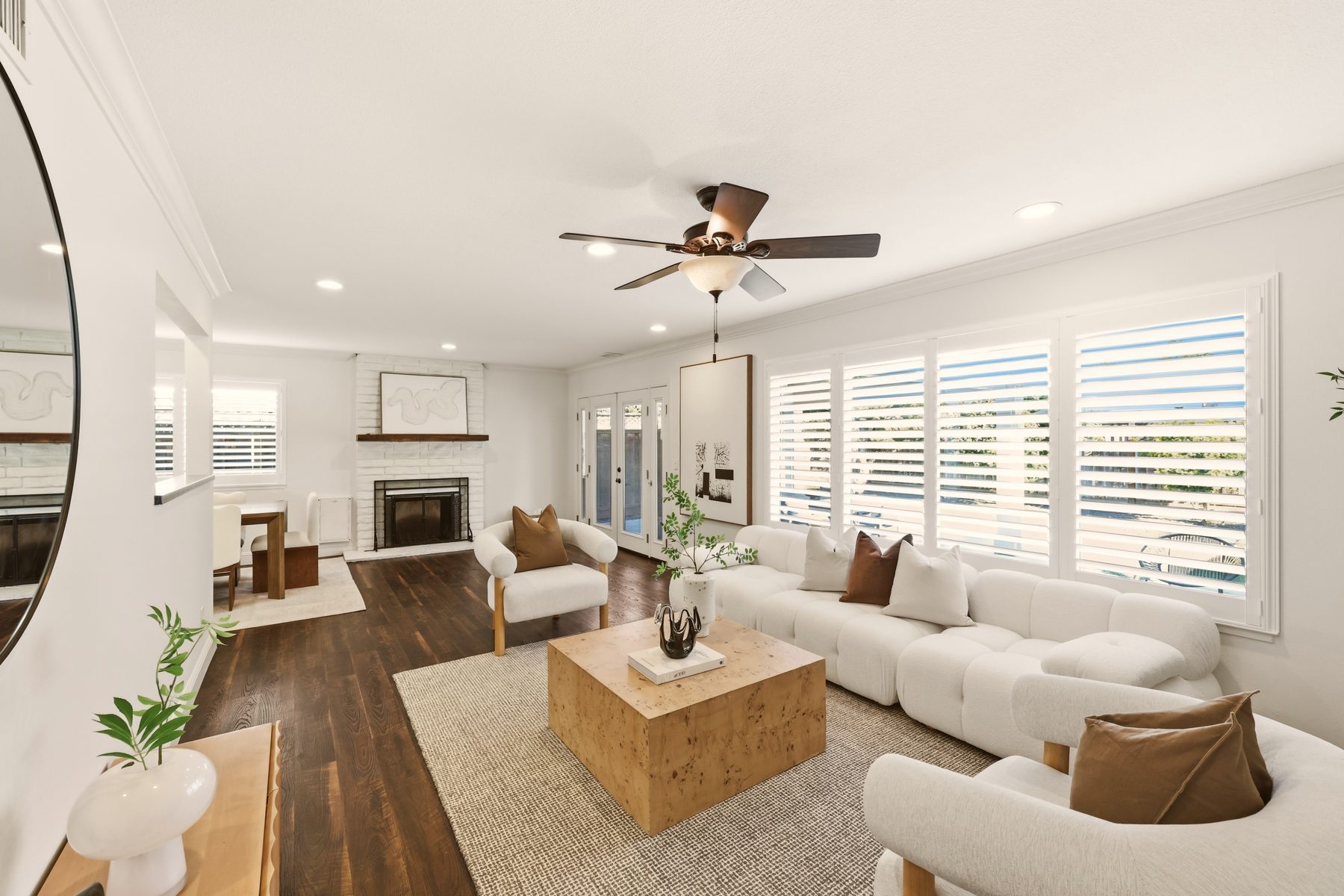Living room, 739 Del Mar Ave